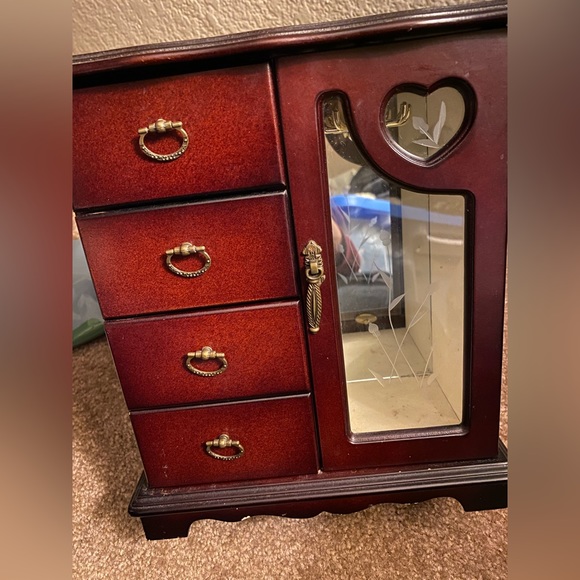 VINTAGE DARK WALNUT WOODEN JEWELRY BOX - Picture 2 of 3